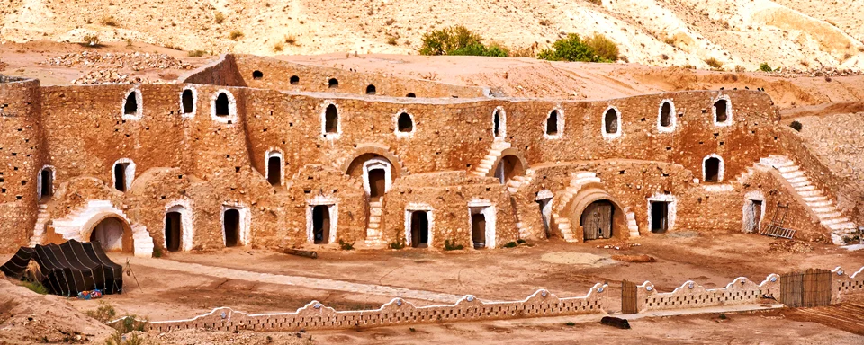 Berbère habitation dans les roches, Tunisie