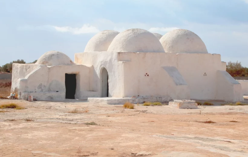 Excursion Aventure au Sahara : Entre Dunes, Oasis et Traditions